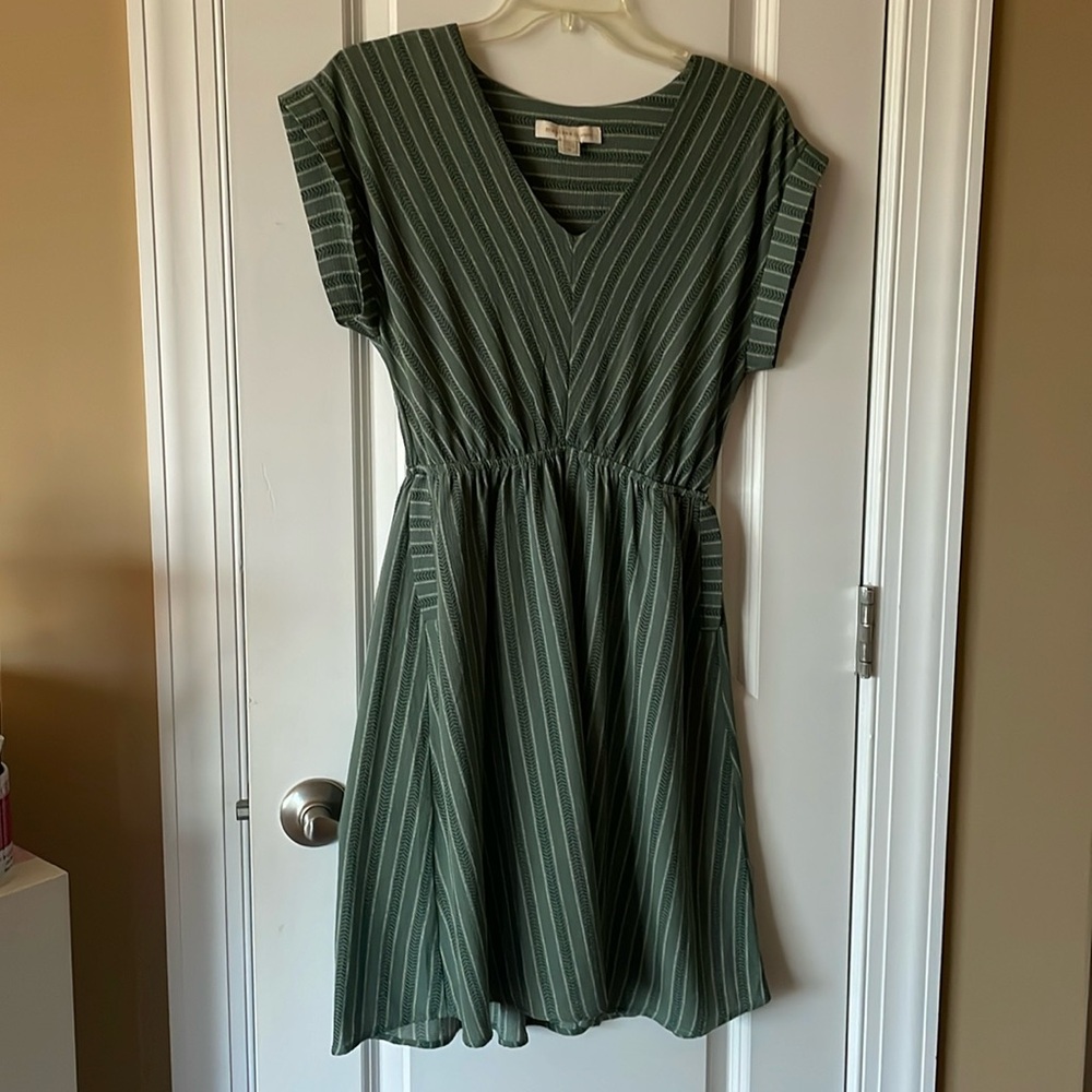 Green Summer Dress with Side Pockets